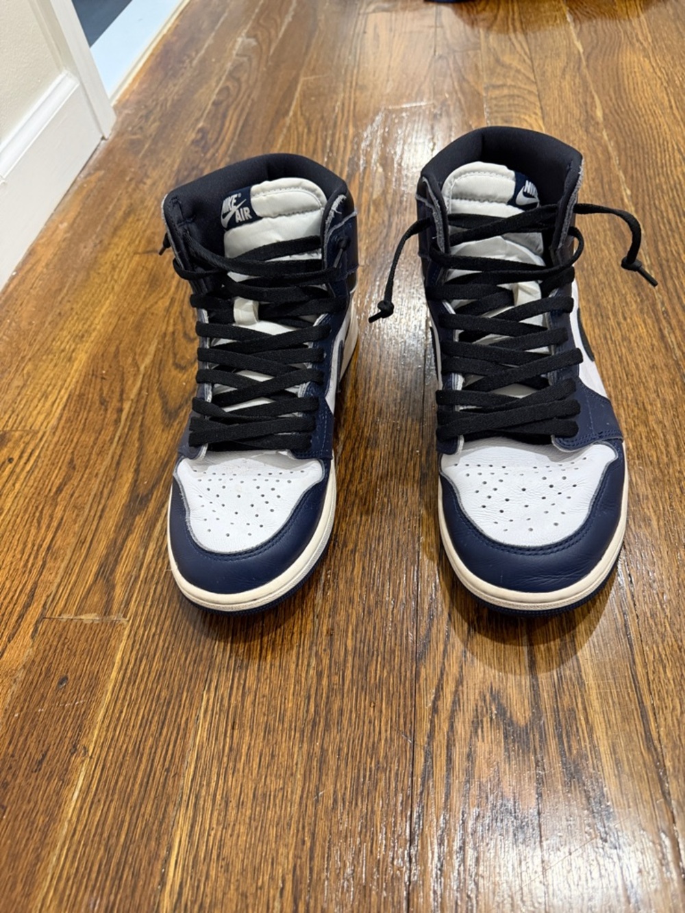 Air Jordan 1 High OG
Midnight Navy, Size 10